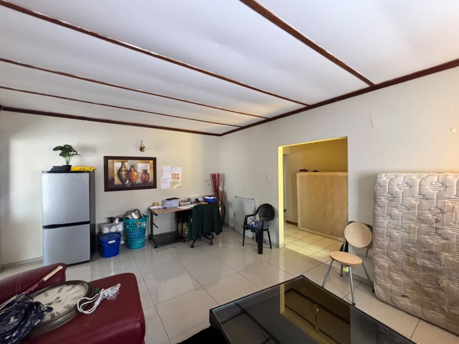 5 Bedroom Property for Sale in Adamayview North West